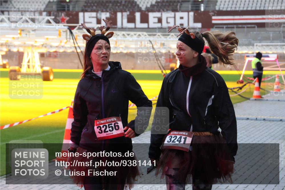 07.12.2025 - St. Pauli X-Mass-Run No. 15 Luisa Fischer http://msf.ph/oto/9381441 07.12.2025 11:17:11 Ziel 15, 3256, 15, 3241, 1017, 1350 meine-sportfotos.de