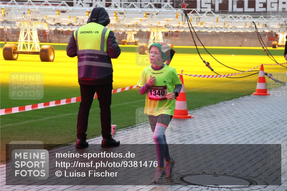 07.12.2025 - St. Pauli X-Mass-Run No. 15 Luisa Fischer http://msf.ph/oto/9381476 07.12.2025 11:17:36 Ziel 15, 1340, 551, 1122, 1125, 1127, 1130, 1340, 1529, 1531, 1686, 2477, 2766, 2846, 2849 meine-sportfotos.de