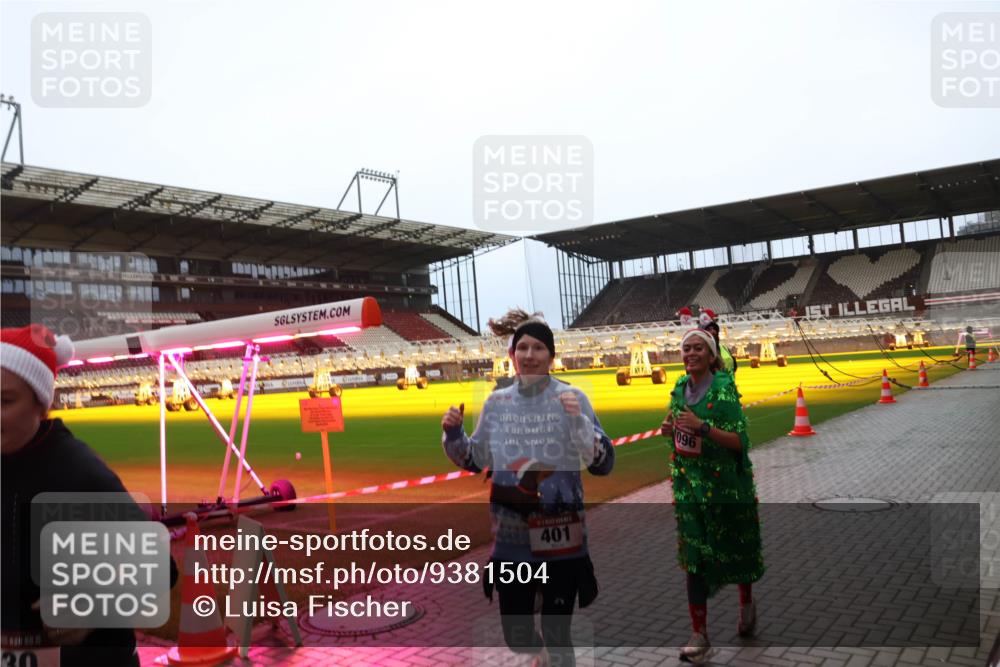 07.12.2025 - St. Pauli X-Mass-Run No. 15 Luisa Fischer http://msf.ph/oto/9381504 07.12.2025 10:45:50 Ziel 20, 401, 82, 401, 430, 467, 631, 636, 791, 793, 1096, 1245, 1415, 1419, 1546, 1823, 2086, 2158, 2220, 2324, 2326, 2355, 2356, 2524, 2525, 2535, 2926, 2934, 3350, 3835, 3838, 4854, 4860, 4876 meine-sportfotos.de