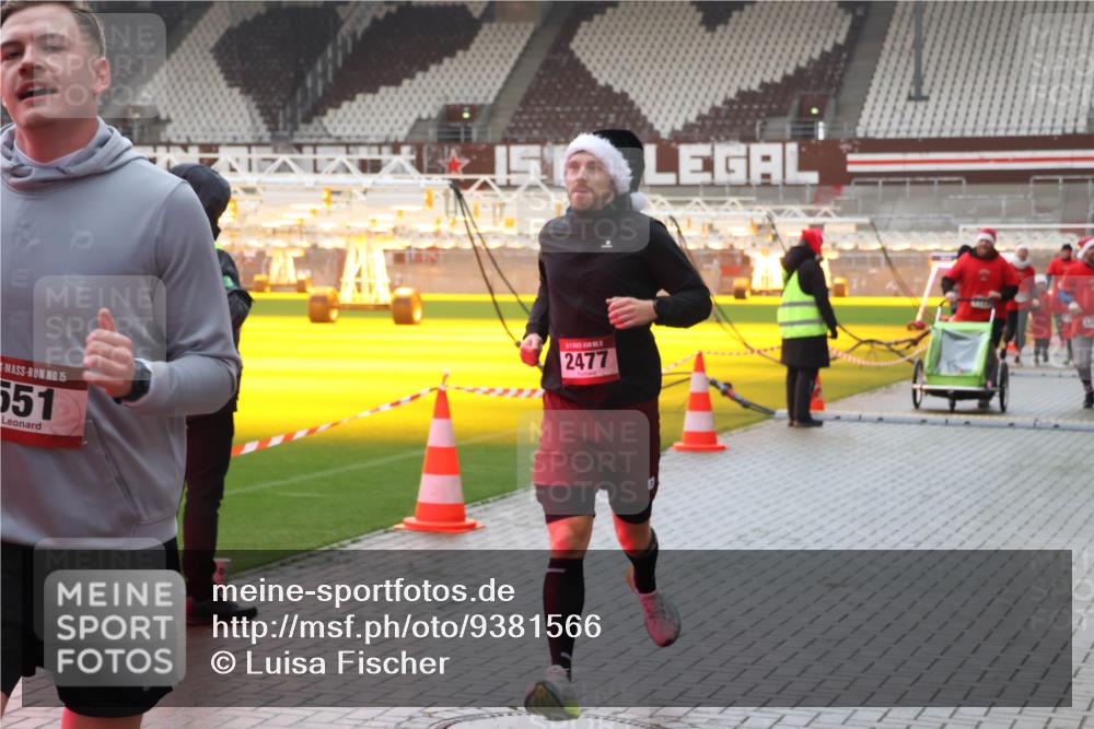 07.12.2025 - St. Pauli X-Mass-Run No. 15 Luisa Fischer http://msf.ph/oto/9381566 07.12.2025 11:17:46 Ziel 15, 551, 2477, 551, 845, 1122, 1125, 1127, 1130, 1340, 1529, 1531, 1686, 2477, 2766, 2846, 2849 meine-sportfotos.de