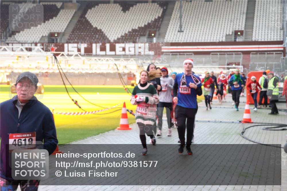 07.12.2025 - St. Pauli X-Mass-Run No. 15 Luisa Fischer http://msf.ph/oto/9381577 07.12.2025 10:46:21 Ziel 15, 4619, 1, 1041, 38, 41, 162, 178, 183, 908, 1041, 1094, 1715, 1823, 1955, 2076, 2079, 2080, 2082, 2089, 2216, 2218, 2324, 2326, 2334, 2423, 2574, 2733, 2734, 3835, 3838, 4616, 4619, 4620, 4762, 4854, 4860 meine-sportfotos.de