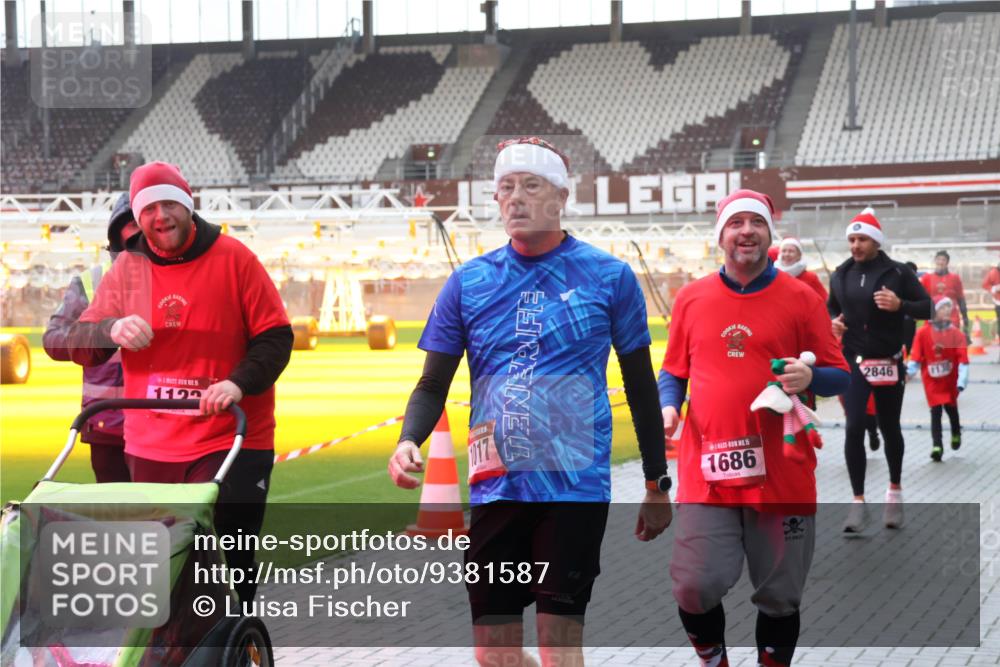 07.12.2025 - St. Pauli X-Mass-Run No. 15 Luisa Fischer http://msf.ph/oto/9381587 07.12.2025 11:17:55 Ziel 15, 1122, 15, 1017, 15, 1686, 2846, 551, 845, 1122, 1125, 1127, 1130, 1340, 1529, 1531, 1686, 2477, 2766, 2846, 2849, 2915 meine-sportfotos.de