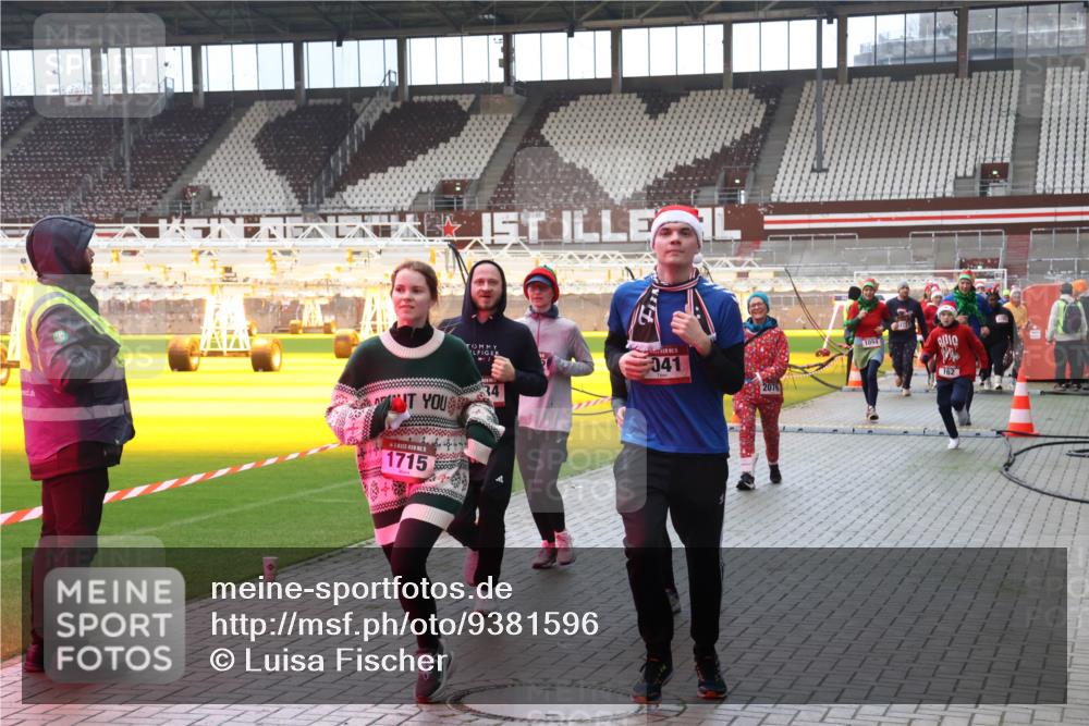 07.12.2025 - St. Pauli X-Mass-Run No. 15 Luisa Fischer http://msf.ph/oto/9381596 07.12.2025 10:46:24 Ziel 1, 15, 1715, 1094, 041, 010, 162, 38, 41, 153, 162, 168, 178, 183, 908, 1041, 1094, 1715, 1823, 1955, 2076, 2079, 2080, 2082, 2089, 2216, 2218, 2324, 2326, 2334, 2423, 2574, 2733, 2734, 3835, 3838, 4616, 4619, 4620, 4762, 4854, 4860 meine-sportfotos.de