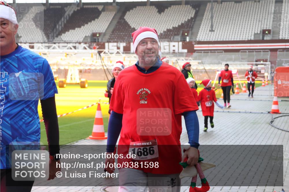 07.12.2025 - St. Pauli X-Mass-Run No. 15 Luisa Fischer http://msf.ph/oto/9381598 07.12.2025 11:17:56 Ziel 15, 1686, 551, 845, 1122, 1125, 1127, 1130, 1340, 1529, 1531, 1686, 2477, 2766, 2846, 2849, 2915 meine-sportfotos.de