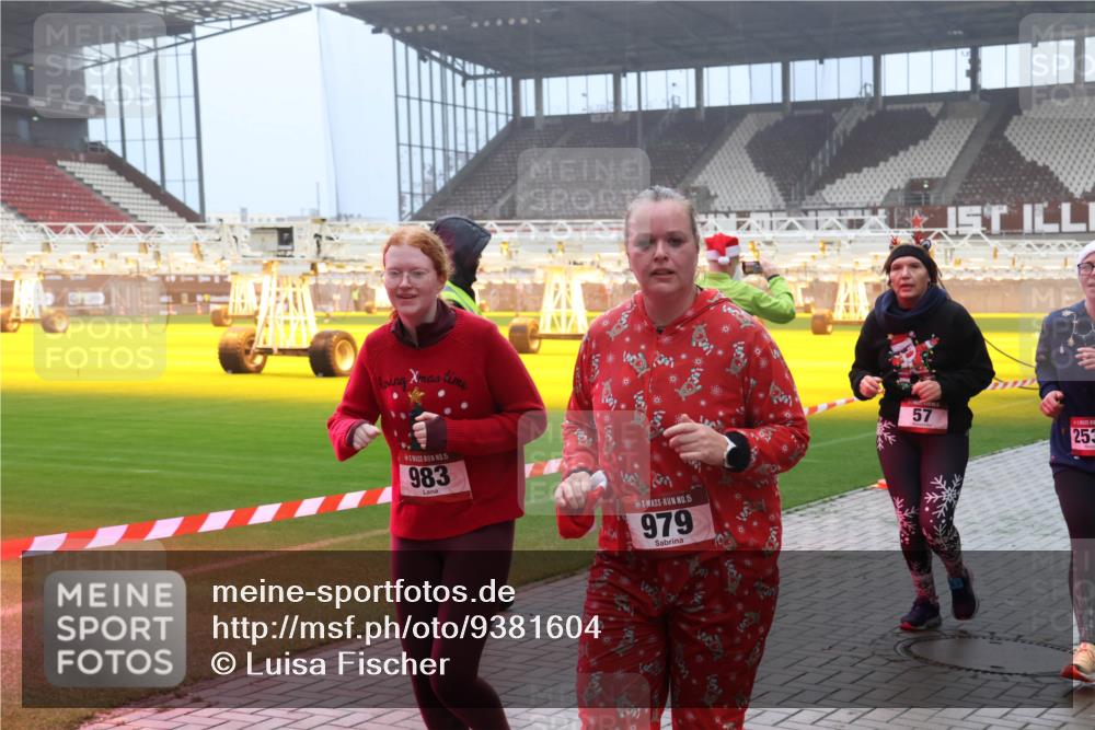 07.12.2025 - St. Pauli X-Mass-Run No. 15 Luisa Fischer http://msf.ph/oto/9381604 07.12.2025 10:11:30 Ziel 15, 983, 15, 979, 57, 253, 57, 979, 983, 1148, 1149, 1150, 1426, 1768, 1929, 1935, 1969, 2530, 3354, 3815, 4499, 4525, 4659, 4661, 4885 meine-sportfotos.de