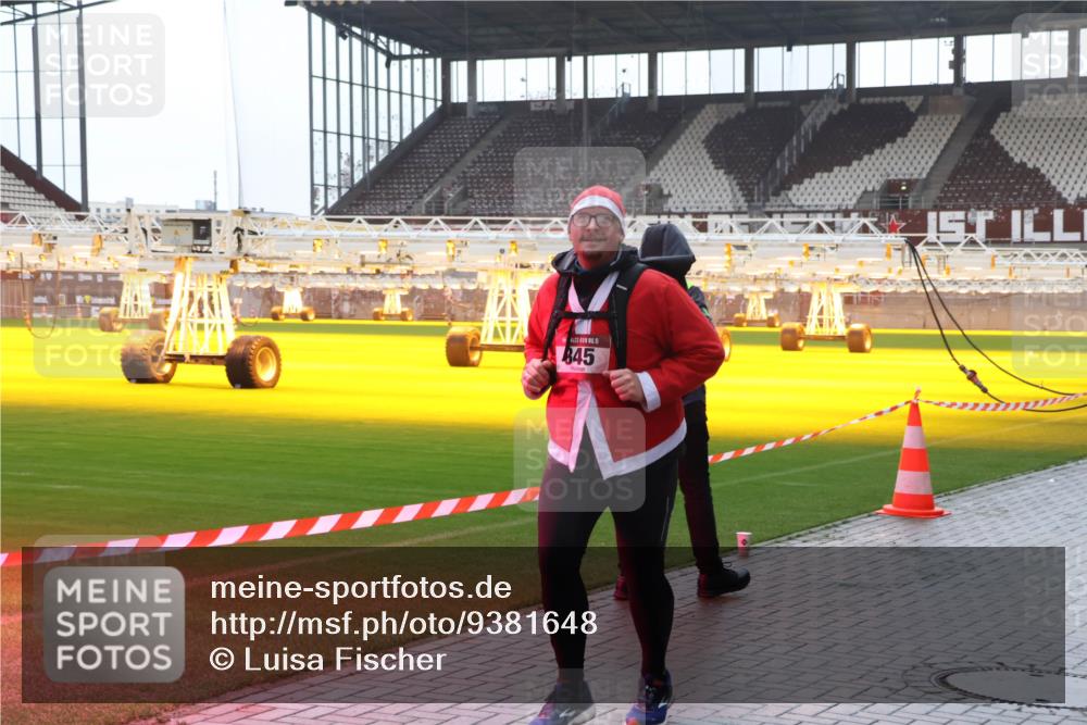 07.12.2025 - St. Pauli X-Mass-Run No. 15 Luisa Fischer http://msf.ph/oto/9381648 07.12.2025 11:18:12 Ziel 15, 845, 551, 845, 1122, 1125, 1127, 1130, 1529, 1686, 2477, 2766, 2846, 2849, 2915, 3221, 3327, 4627 meine-sportfotos.de