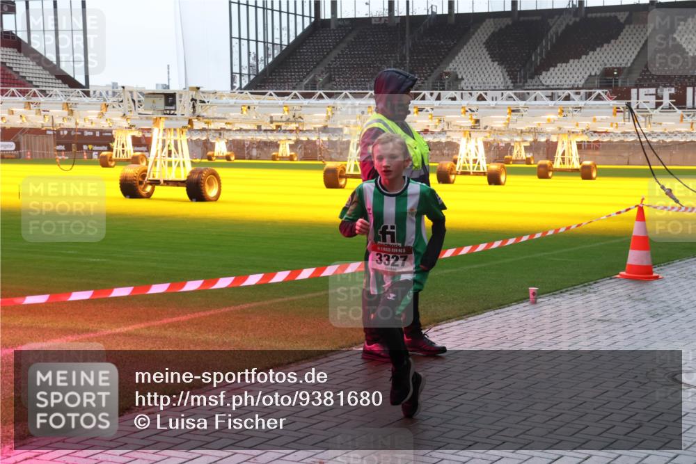 07.12.2025 - St. Pauli X-Mass-Run No. 15 Luisa Fischer http://msf.ph/oto/9381680 07.12.2025 11:18:22 Ziel 5, 3327, 845, 1325, 1348, 2915, 3201, 3221, 3327, 4627 meine-sportfotos.de