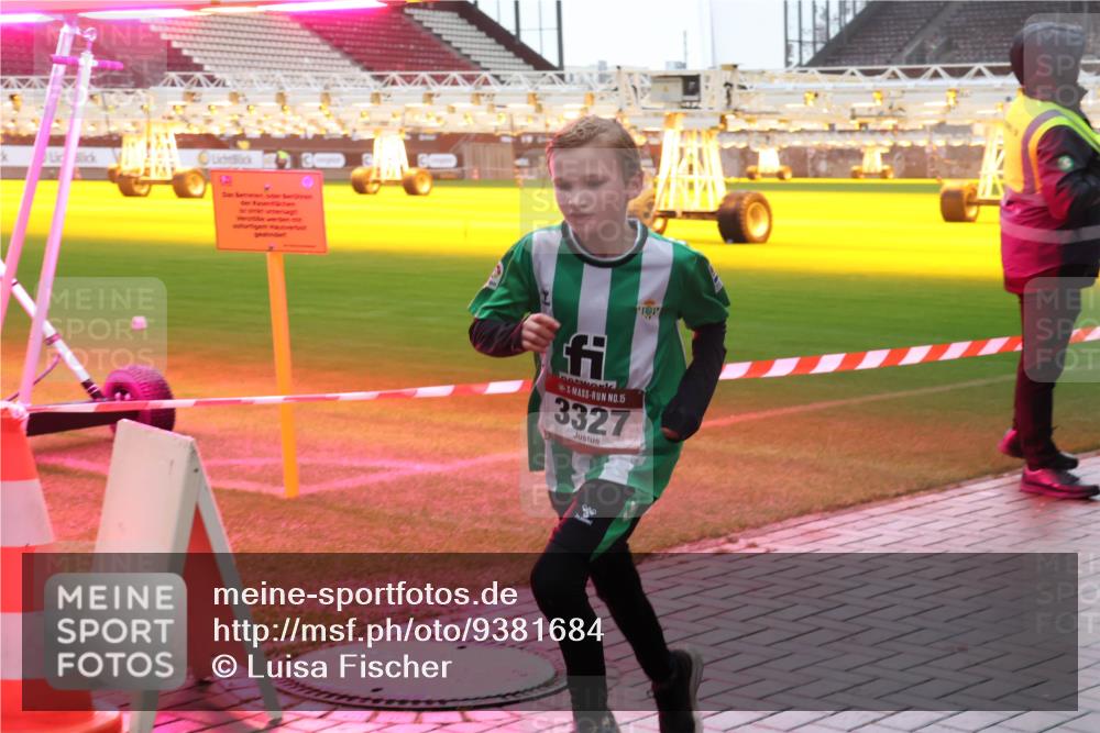 07.12.2025 - St. Pauli X-Mass-Run No. 15 Luisa Fischer http://msf.ph/oto/9381684 07.12.2025 11:18:23 Ziel 15, 3327, 91, 845, 1325, 1348, 2915, 3201, 3221, 3327, 4627 meine-sportfotos.de