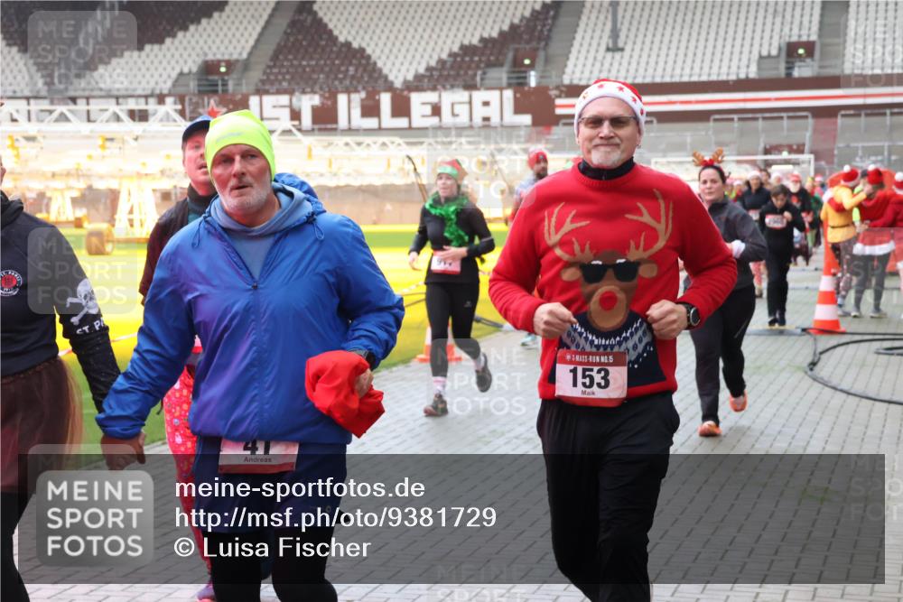 07.12.2025 - St. Pauli X-Mass-Run No. 15 Luisa Fischer http://msf.ph/oto/9381729 07.12.2025 10:46:43 Ziel 41, 15, 153, 38, 41, 153, 162, 168, 178, 183, 221, 479, 485, 639, 641, 908, 914, 917, 921, 1040, 1041, 1043, 1094, 1242, 1715, 1955, 2079, 2080, 2082, 2089, 2092, 2216, 2303, 2306, 2334, 2423, 2536, 2574, 2733, 2734, 2960, 2965, 2998, 3001, 4589, 4616, 4619, 4620 meine-sportfotos.de