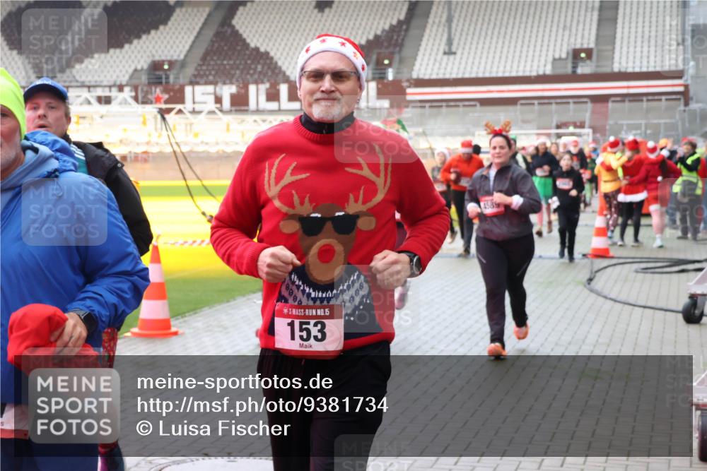 07.12.2025 - St. Pauli X-Mass-Run No. 15 Luisa Fischer http://msf.ph/oto/9381734 07.12.2025 10:46:44 Ziel 15, 153, 458, 38, 41, 153, 162, 168, 178, 183, 221, 479, 485, 639, 641, 908, 914, 917, 921, 1040, 1041, 1043, 1094, 1242, 1715, 1955, 2080, 2082, 2092, 2216, 2303, 2306, 2334, 2423, 2536, 2574, 2733, 2734, 2960, 2965, 2998, 3001, 4589, 4616, 4619, 4620 meine-sportfotos.de
