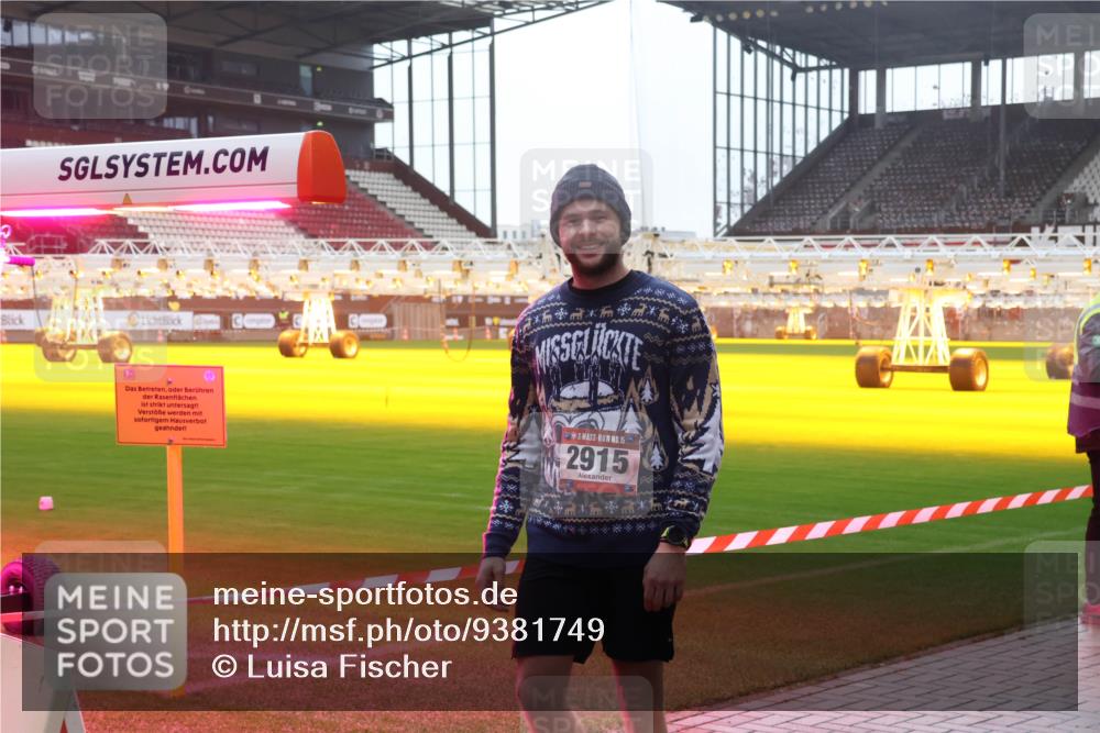 07.12.2025 - St. Pauli X-Mass-Run No. 15 Luisa Fischer http://msf.ph/oto/9381749 07.12.2025 11:18:54 Ziel 15, 2915, 1325, 1348, 2045, 2918, 3138, 3158, 3201, 3221, 3304, 3327, 3634, 3636 meine-sportfotos.de