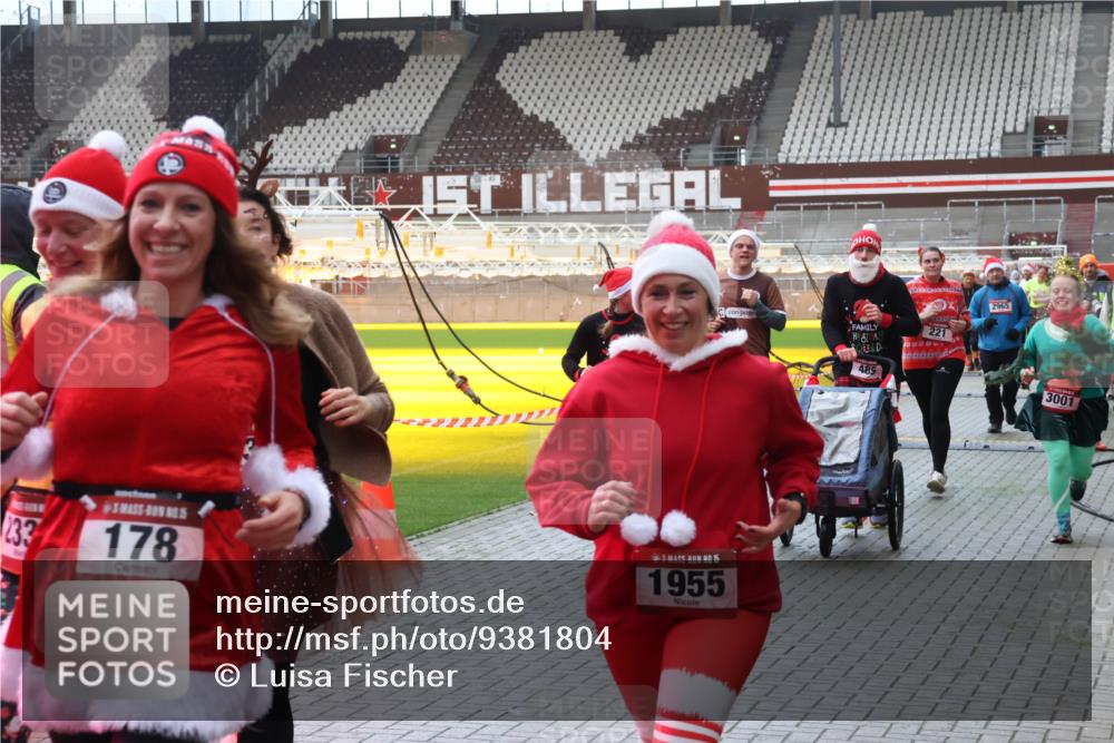 07.12.2025 - St. Pauli X-Mass-Run No. 15 Luisa Fischer http://msf.ph/oto/9381804 07.12.2025 10:46:56 Ziel 233, 178, 15, 1955, 221, 2965, 888666, 485, 3001, 38, 41, 58, 81, 153, 162, 168, 178, 183, 221, 479, 485, 639, 641, 908, 914, 917, 921, 1040, 1043, 1094, 1242, 1955, 2082, 2092, 2216, 2303, 2306, 2334, 2488, 2536, 2574, 2960, 2965, 2989, 2993, 2998, 3001, 4589, 4593 meine-sportfotos.de