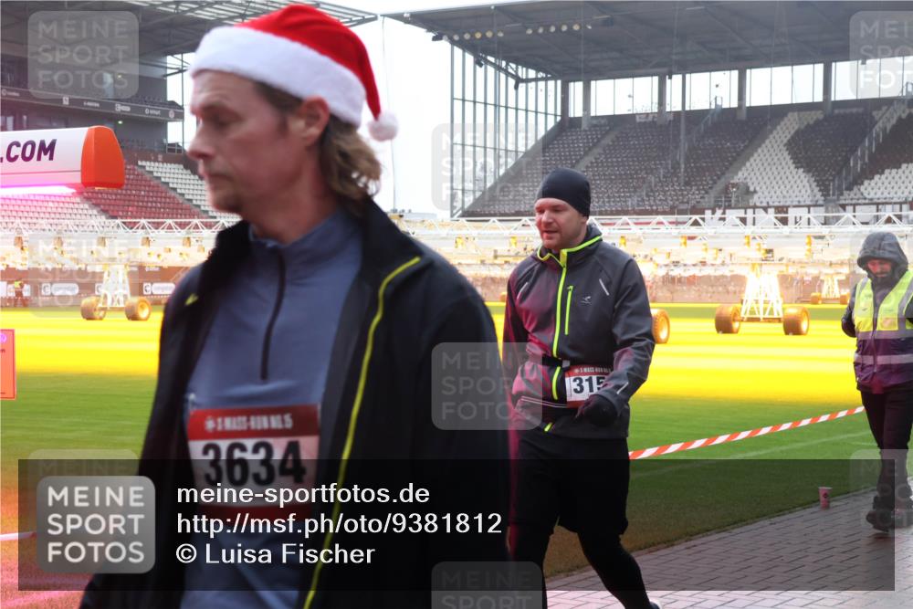 07.12.2025 - St. Pauli X-Mass-Run No. 15 Luisa Fischer http://msf.ph/oto/9381812 07.12.2025 11:19:29 Ziel 0, 3634, 31, 295, 302, 1109, 1322, 1617, 2064, 2067, 2597, 2788, 3205 meine-sportfotos.de