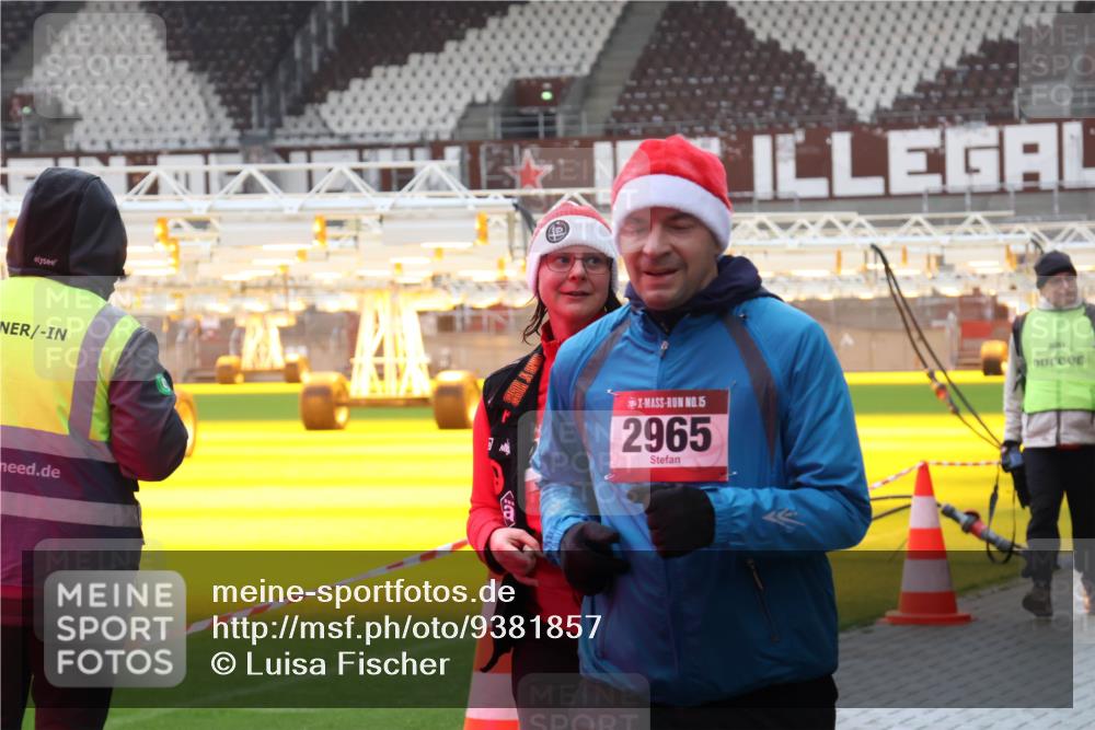 07.12.2025 - St. Pauli X-Mass-Run No. 15 Luisa Fischer http://msf.ph/oto/9381857 07.12.2025 10:47:03 Ziel 15, 2965, 38, 41, 58, 81, 153, 162, 168, 221, 479, 485, 639, 641, 821, 823, 824, 914, 917, 921, 1040, 1043, 1242, 1359, 1362, 1747, 1872, 1875, 2082, 2092, 2216, 2303, 2306, 2488, 2536, 2574, 2960, 2965, 2989, 2993, 2998, 3001, 4589, 4593 meine-sportfotos.de
