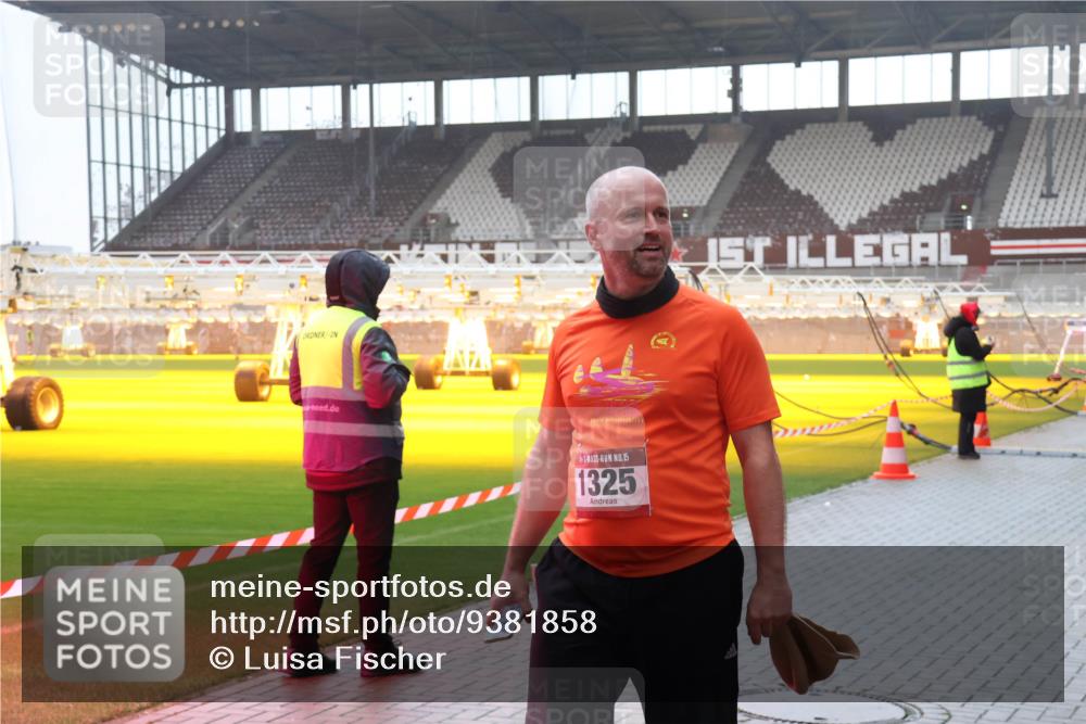 07.12.2025 - St. Pauli X-Mass-Run No. 15 Luisa Fischer http://msf.ph/oto/9381858 07.12.2025 11:19:48 Ziel 15, 1325, 1, 295, 302, 367, 373, 797, 1336, 1343, 1563, 1617, 2062, 2064, 2067, 2597, 2788, 3205 meine-sportfotos.de
