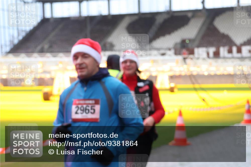 07.12.2025 - St. Pauli X-Mass-Run No. 15 Luisa Fischer http://msf.ph/oto/9381864 07.12.2025 10:47:04 Ziel 2965, 38, 41, 58, 81, 153, 168, 221, 479, 485, 639, 641, 821, 823, 824, 914, 917, 921, 1040, 1043, 1242, 1359, 1362, 1747, 1872, 1875, 2082, 2092, 2216, 2303, 2306, 2488, 2536, 2574, 2960, 2965, 2989, 2993, 2998, 3001, 4589, 4593 meine-sportfotos.de