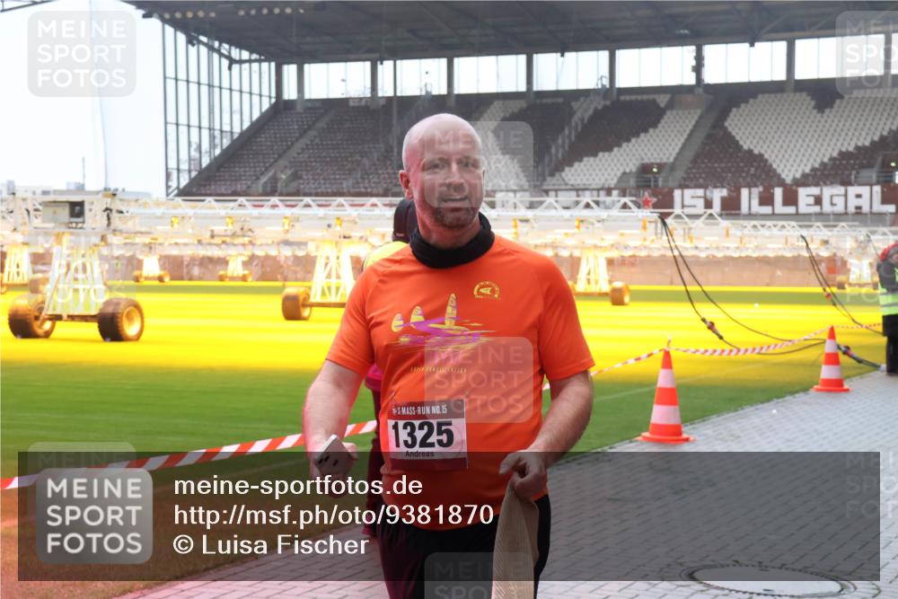 07.12.2025 - St. Pauli X-Mass-Run No. 15 Luisa Fischer http://msf.ph/oto/9381870 07.12.2025 11:19:49 Ziel 15, 1325, 295, 302, 367, 373, 797, 1336, 1343, 1563, 1617, 2062, 2064, 2067, 2597, 2788, 3205 meine-sportfotos.de