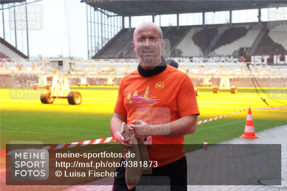 07.12.2025 - St. Pauli X-Mass-Run No. 15 Luisa Fischer http://msf.ph/oto/9381873 07.12.2025 11:19:49 Ziel 7, 295, 302, 367, 373, 797, 1336, 1343, 1563, 1617, 2062, 2064, 2067, 2597, 2788, 3205 meine-sportfotos.de