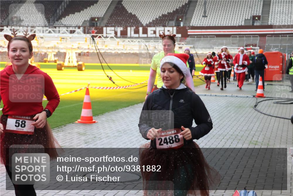 07.12.2025 - St. Pauli X-Mass-Run No. 15 Luisa Fischer http://msf.ph/oto/9381882 07.12.2025 10:47:16 Ziel 15, 58, 15, 2488, 58, 81, 221, 231, 479, 485, 639, 641, 821, 823, 824, 921, 1040, 1043, 1242, 1359, 1362, 1747, 1750, 1872, 1875, 2092, 2115, 2488, 2536, 2957, 2960, 2965, 2989, 2993, 2998, 3001, 3029, 3123, 4593 meine-sportfotos.de