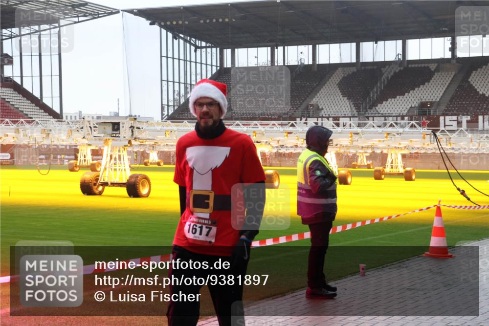 07.12.2025 - St. Pauli X-Mass-Run No. 15 Luisa Fischer http://msf.ph/oto/9381897 07.12.2025 11:20:04 Ziel 15, 1617, 295, 302, 367, 373, 797, 1336, 1343, 1563, 2062, 2217, 2581, 2597, 2771, 2788, 3075, 3160, 3205, 3822, 3823 meine-sportfotos.de