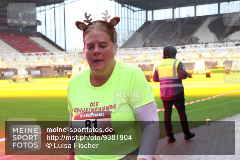 07.12.2025 - St. Pauli X-Mass-Run No. 15 Luisa Fischer http://msf.ph/oto/9381904 07.12.2025 10:47:20 Ziel 15, 81, 58, 81, 221, 231, 479, 485, 639, 821, 823, 824, 921, 1171, 1242, 1359, 1362, 1747, 1750, 1819, 1872, 1875, 2115, 2200, 2488, 2536, 2957, 2965, 2989, 2993, 2998, 3001, 3029, 3123, 3344, 4593 meine-sportfotos.de
