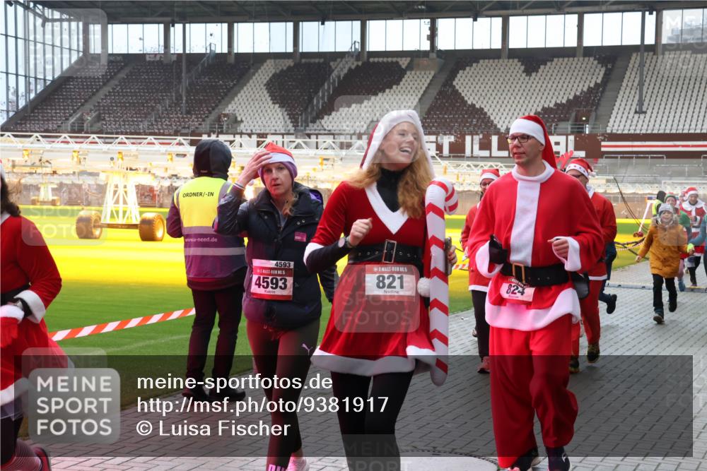 07.12.2025 - St. Pauli X-Mass-Run No. 15 Luisa Fischer http://msf.ph/oto/9381917 07.12.2025 10:47:26 Ziel 7, 4593, 15, 4593, 15, 821, 824, 58, 81, 221, 231, 821, 823, 824, 921, 1171, 1242, 1359, 1362, 1747, 1750, 1819, 1872, 1875, 2115, 2200, 2488, 2536, 2683, 2684, 2957, 2965, 2989, 2993, 3001, 3029, 3123, 3344, 4593 meine-sportfotos.de