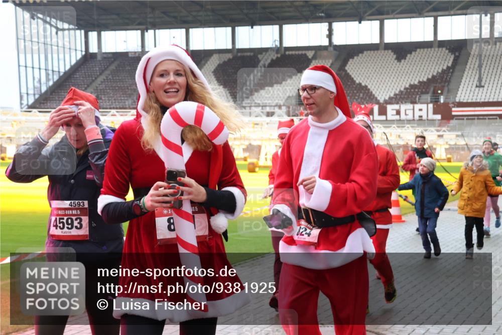 07.12.2025 - St. Pauli X-Mass-Run No. 15 Luisa Fischer http://msf.ph/oto/9381925 07.12.2025 10:47:27 Ziel 4593, 15, 4593, 8, 10, 15, 824, 58, 81, 231, 821, 823, 824, 1171, 1242, 1359, 1362, 1747, 1750, 1819, 1872, 1875, 2115, 2200, 2488, 2536, 2683, 2684, 2957, 2965, 2989, 2993, 3029, 3123, 3344, 4593 meine-sportfotos.de