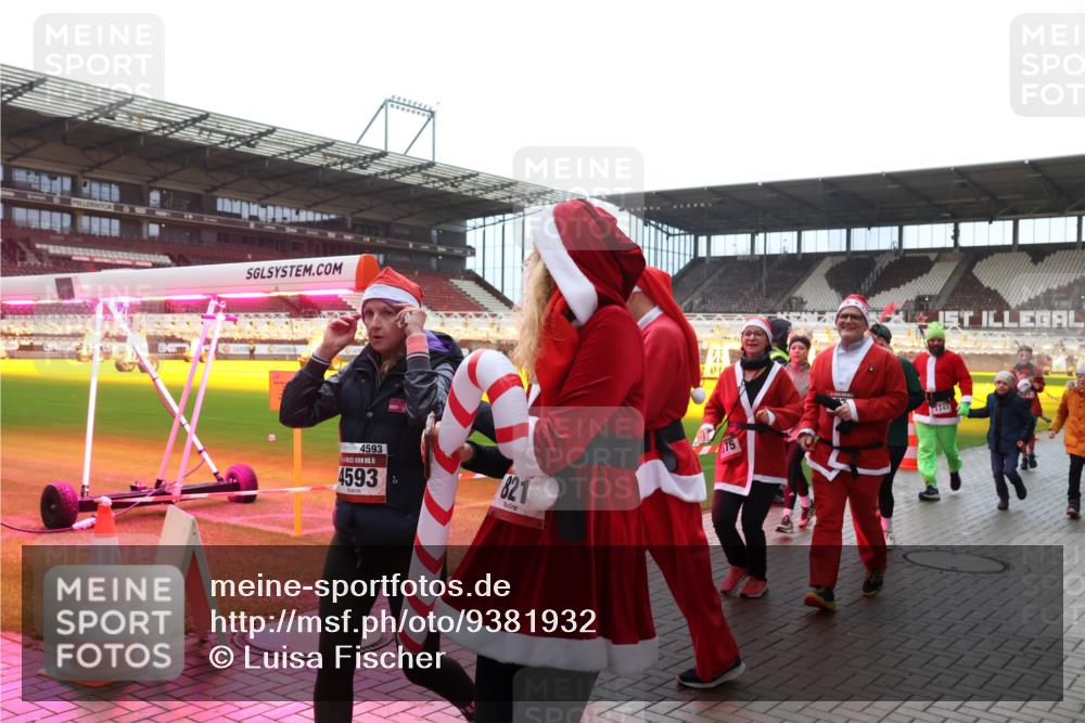 07.12.2025 - St. Pauli X-Mass-Run No. 15 Luisa Fischer http://msf.ph/oto/9381932 07.12.2025 10:47:28 Ziel 4593, 15, 4593, 821, 75, 747, 58, 81, 231, 821, 823, 824, 1171, 1359, 1362, 1747, 1750, 1819, 1872, 1875, 2115, 2200, 2488, 2536, 2683, 2684, 2957, 2989, 2993, 3029, 3123, 3344, 4593 meine-sportfotos.de