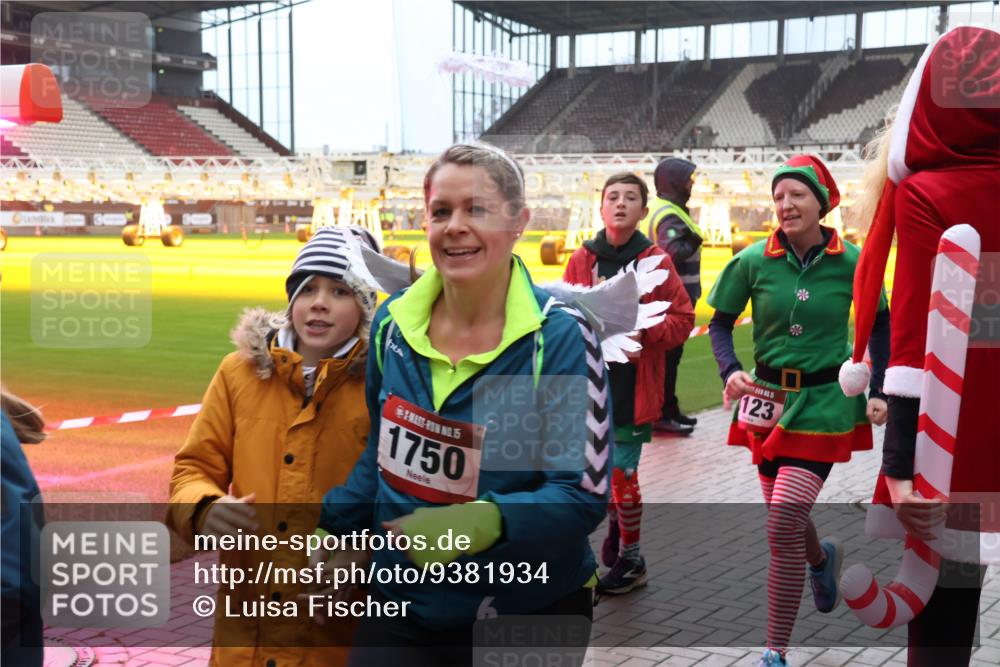 07.12.2025 - St. Pauli X-Mass-Run No. 15 Luisa Fischer http://msf.ph/oto/9381934 07.12.2025 10:47:32 Ziel 1750, 123, 58, 60, 81, 231, 309, 522, 523, 821, 823, 824, 1171, 1359, 1362, 1747, 1750, 1819, 1872, 1875, 2115, 2200, 2488, 2683, 2684, 2957, 2989, 2993, 3029, 3123, 3344, 3360, 4593 meine-sportfotos.de