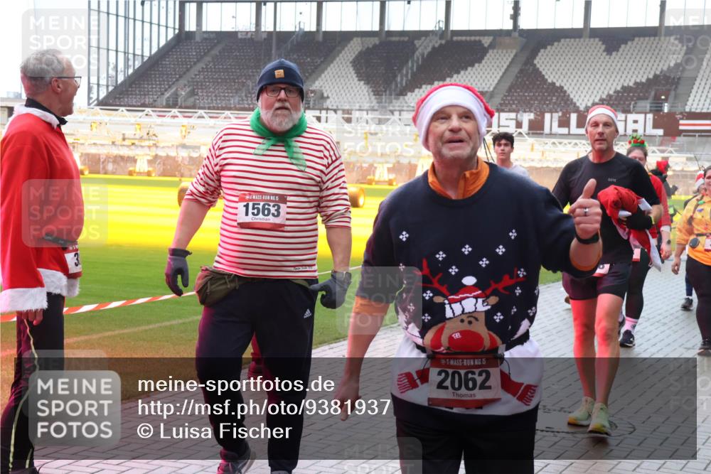 07.12.2025 - St. Pauli X-Mass-Run No. 15 Luisa Fischer http://msf.ph/oto/9381937 07.12.2025 11:20:28 Ziel 15, 1563, 15, 2062, 1336, 1343, 2217, 2577, 2578, 2581, 2771, 3075, 3157, 3160, 3170, 3324, 3822, 3823, 4637 meine-sportfotos.de