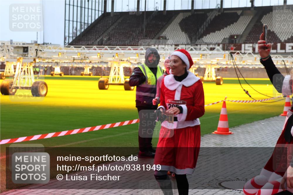 07.12.2025 - St. Pauli X-Mass-Run No. 15 Luisa Fischer http://msf.ph/oto/9381949 07.12.2025 10:47:34 Ziel 20, 58, 60, 81, 231, 309, 522, 523, 821, 823, 824, 1171, 1182, 1359, 1362, 1747, 1750, 1819, 1847, 1848, 1863, 1872, 1875, 2115, 2200, 2488, 2683, 2684, 2957, 2989, 2993, 3029, 3123, 3344, 3360, 4593, 4853, 4868 meine-sportfotos.de