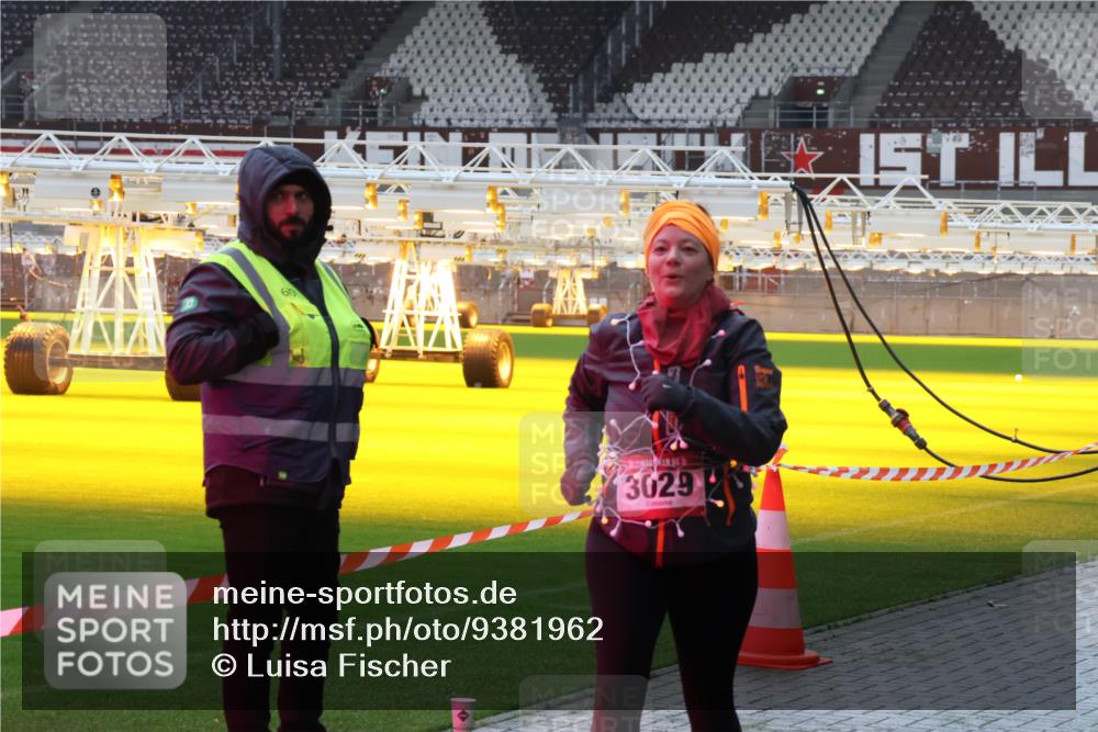 07.12.2025 - St. Pauli X-Mass-Run No. 15 Luisa Fischer http://msf.ph/oto/9381962 07.12.2025 10:47:37 Ziel 3029, 60, 231, 309, 522, 523, 821, 823, 824, 1171, 1182, 1359, 1362, 1747, 1750, 1819, 1847, 1848, 1863, 1872, 1875, 2115, 2200, 2683, 2684, 2957, 2989, 2993, 3029, 3101, 3102, 3104, 3105, 3123, 3344, 3360, 4593, 4853, 4868, 4869 meine-sportfotos.de