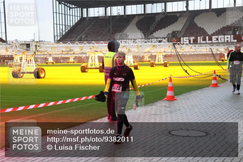 07.12.2025 - St. Pauli X-Mass-Run No. 15 Luisa Fischer http://msf.ph/oto/9382011 07.12.2025 11:20:43 Ziel 3822, 3324, 1020, 1135, 1614, 2132, 2134, 2242, 2305, 2577, 2578, 2581, 2771, 3075, 3129, 3157, 3170, 3309, 3324, 4637 meine-sportfotos.de