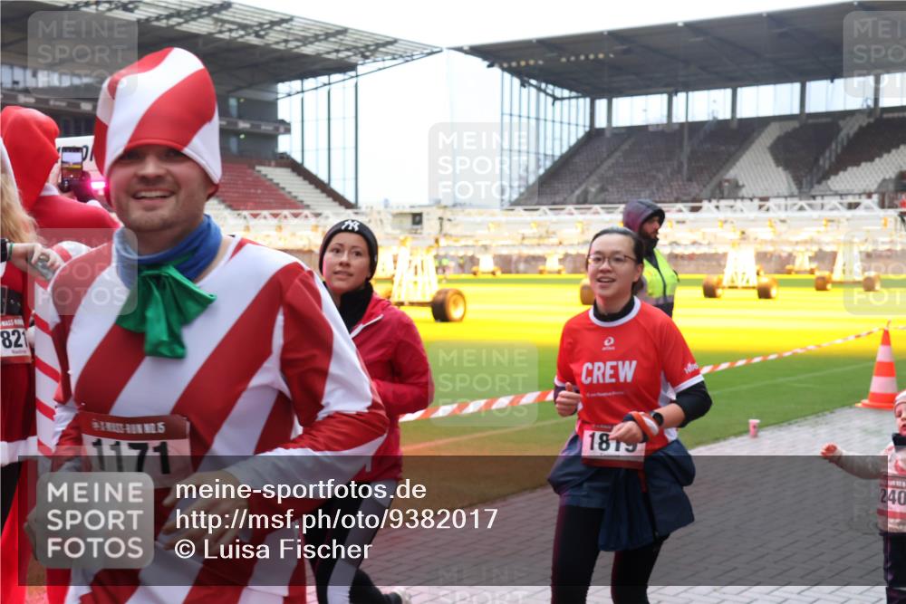 07.12.2025 - St. Pauli X-Mass-Run No. 15 Luisa Fischer http://msf.ph/oto/9382017 07.12.2025 10:47:46 Ziel 821, 1171, 1813, 240, 60, 78, 231, 309, 522, 523, 821, 823, 824, 1171, 1182, 1359, 1362, 1747, 1750, 1819, 1847, 1848, 1863, 1872, 1875, 2115, 2200, 2683, 2684, 2690, 2957, 3029, 3101, 3102, 3104, 3105, 3123, 3344, 3360, 4615, 4618, 4853, 4868, 4869 meine-sportfotos.de