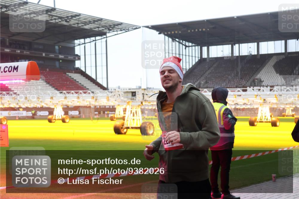 07.12.2025 - St. Pauli X-Mass-Run No. 15 Luisa Fischer http://msf.ph/oto/9382026 07.12.2025 11:20:58 Ziel 765, 1020, 1135, 1614, 2132, 2134, 2242, 2305, 2379, 2462, 2577, 2578, 2601, 3037, 3129, 3157, 3309, 4637 meine-sportfotos.de