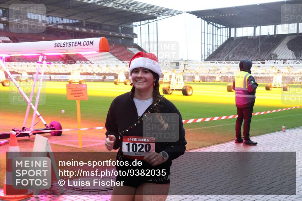 07.12.2025 - St. Pauli X-Mass-Run No. 15 Luisa Fischer http://msf.ph/oto/9382035 07.12.2025 11:21:00 Ziel 19, 15, 1020, 540, 765, 1020, 1135, 1614, 2132, 2134, 2242, 2305, 2379, 2462, 2577, 2578, 2601, 3037, 3129, 3157, 3309, 4637 meine-sportfotos.de