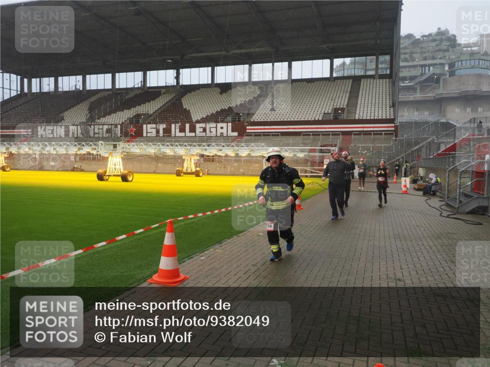 07.12.2025 - St. Pauli X-Mass-Run No. 15 Fabian Wolf http://msf.ph/oto/9382049 07.12.2025 10:09:26 Ziel 800, 881, 896, 899, 960, 1243, 1248, 1718, 3493, 3756 meine-sportfotos.de