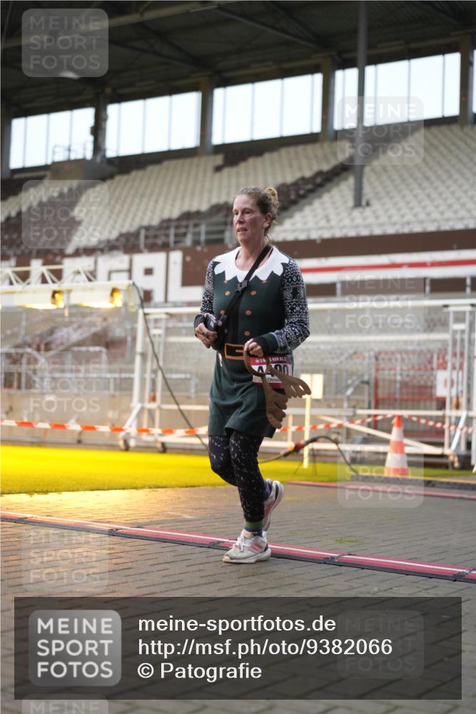 07.12.2025 - St. Pauli X-Mass-Run No. 15 Patografie http://msf.ph/oto/9382066 07.12.2025 10:20:28 Ziel 447, 452, 461, 478, 2187, 3473, 3832, 4116, 4490, 4523 meine-sportfotos.de