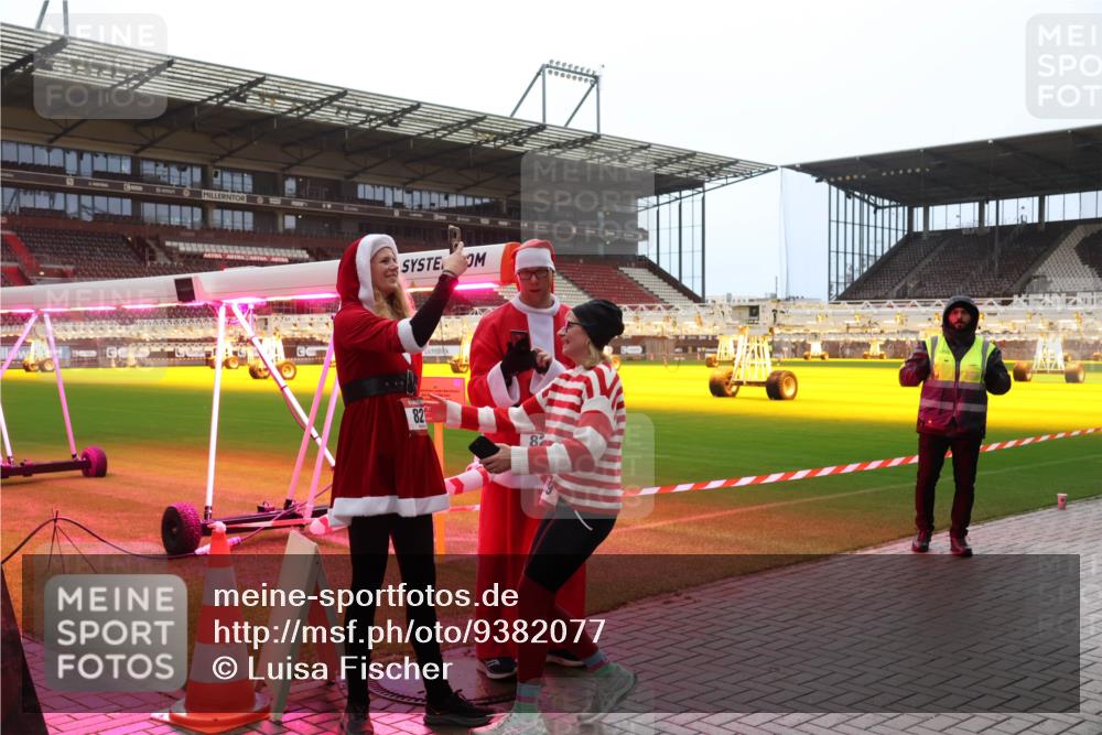 07.12.2025 - St. Pauli X-Mass-Run No. 15 Luisa Fischer http://msf.ph/oto/9382077 07.12.2025 10:47:59 Ziel 82, 82, 60, 78, 282, 309, 513, 522, 523, 553, 1171, 1182, 1555, 1819, 1847, 1848, 1863, 2115, 2200, 2490, 2566, 2683, 2684, 2690, 3029, 3101, 3102, 3104, 3105, 3344, 3360, 4072, 4615, 4618, 4853, 4863, 4868, 4869 meine-sportfotos.de