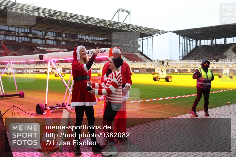 07.12.2025 - St. Pauli X-Mass-Run No. 15 Luisa Fischer http://msf.ph/oto/9382082 07.12.2025 10:47:59 Ziel 82, 60, 78, 282, 309, 513, 522, 523, 553, 1171, 1182, 1555, 1819, 1847, 1848, 1863, 2115, 2200, 2490, 2566, 2683, 2684, 2690, 3029, 3101, 3102, 3104, 3105, 3344, 3360, 4072, 4615, 4618, 4853, 4863, 4868, 4869 meine-sportfotos.de