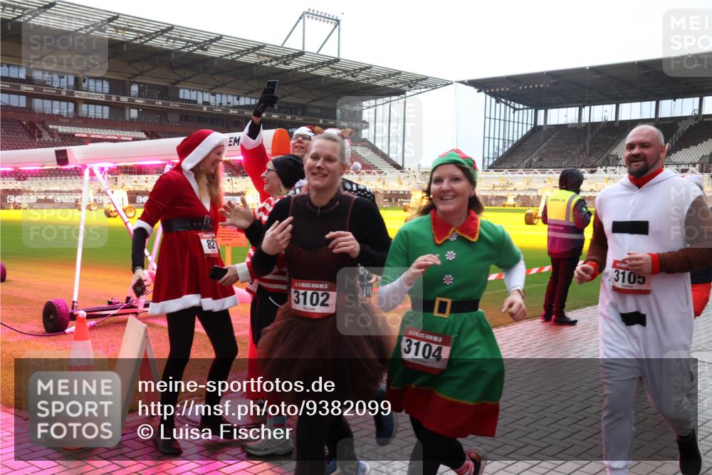 07.12.2025 - St. Pauli X-Mass-Run No. 15 Luisa Fischer http://msf.ph/oto/9382099 07.12.2025 10:48:02 Ziel 821, 3102, 3104, 3105, 60, 78, 282, 309, 513, 522, 523, 553, 1171, 1182, 1555, 1819, 1847, 1848, 1863, 2200, 2490, 2566, 2608, 2611, 2683, 2684, 2690, 3029, 3101, 3102, 3104, 3105, 3344, 3360, 4072, 4615, 4618, 4853, 4863, 4868, 4869 meine-sportfotos.de