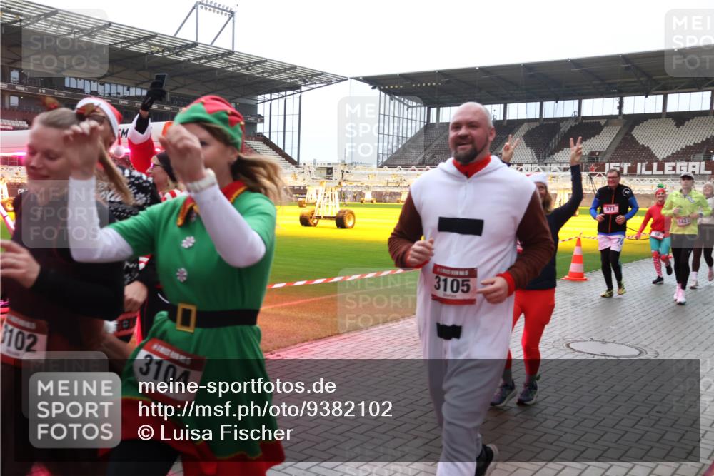07.12.2025 - St. Pauli X-Mass-Run No. 15 Luisa Fischer http://msf.ph/oto/9382102 07.12.2025 10:48:03 Ziel 102, 3104, 3105, 571, 1421, 60, 78, 282, 309, 513, 522, 523, 553, 1171, 1182, 1555, 1819, 1847, 1848, 1863, 2200, 2490, 2566, 2608, 2611, 2683, 2684, 2690, 3101, 3102, 3104, 3105, 3344, 3360, 4072, 4615, 4618, 4853, 4863, 4868, 4869 meine-sportfotos.de