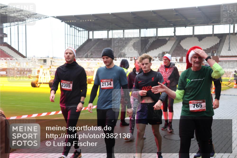 07.12.2025 - St. Pauli X-Mass-Run No. 15 Luisa Fischer http://msf.ph/oto/9382136 07.12.2025 11:21:25 Ziel 2305, 2134, 15, 765, 540, 765, 1020, 1135, 1614, 2132, 2134, 2242, 2305, 2375, 2376, 2379, 2462, 2601, 2854, 2867, 3037, 3135, 3220, 3283 meine-sportfotos.de
