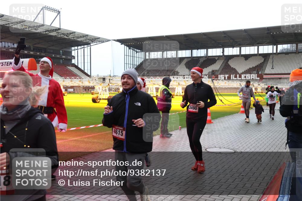 07.12.2025 - St. Pauli X-Mass-Run No. 15 Luisa Fischer http://msf.ph/oto/9382137 07.12.2025 10:48:11 Ziel 5, 18, 4615, 2490, 2690, 4072, 60, 78, 282, 309, 472, 513, 522, 523, 553, 1182, 1555, 1847, 1848, 1863, 2146, 2147, 2490, 2566, 2608, 2611, 2690, 3101, 3102, 3104, 3105, 3360, 4072, 4615, 4618, 4853, 4863, 4868, 4869 meine-sportfotos.de