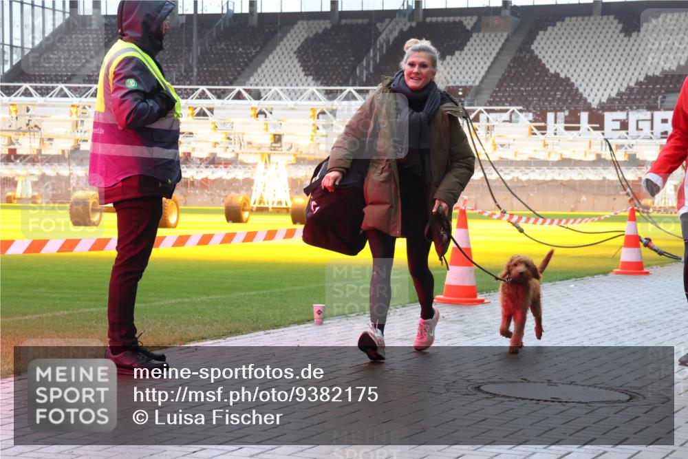 07.12.2025 - St. Pauli X-Mass-Run No. 15 Luisa Fischer http://msf.ph/oto/9382175 07.12.2025 11:21:43 Ziel 98, 105, 111, 232, 241, 540, 765, 1549, 1902, 1907, 2033, 2197, 2375, 2376, 2379, 2462, 2473, 2474, 2579, 2601, 2854, 2867, 3037, 3073, 3135, 3159, 3220, 3283 meine-sportfotos.de