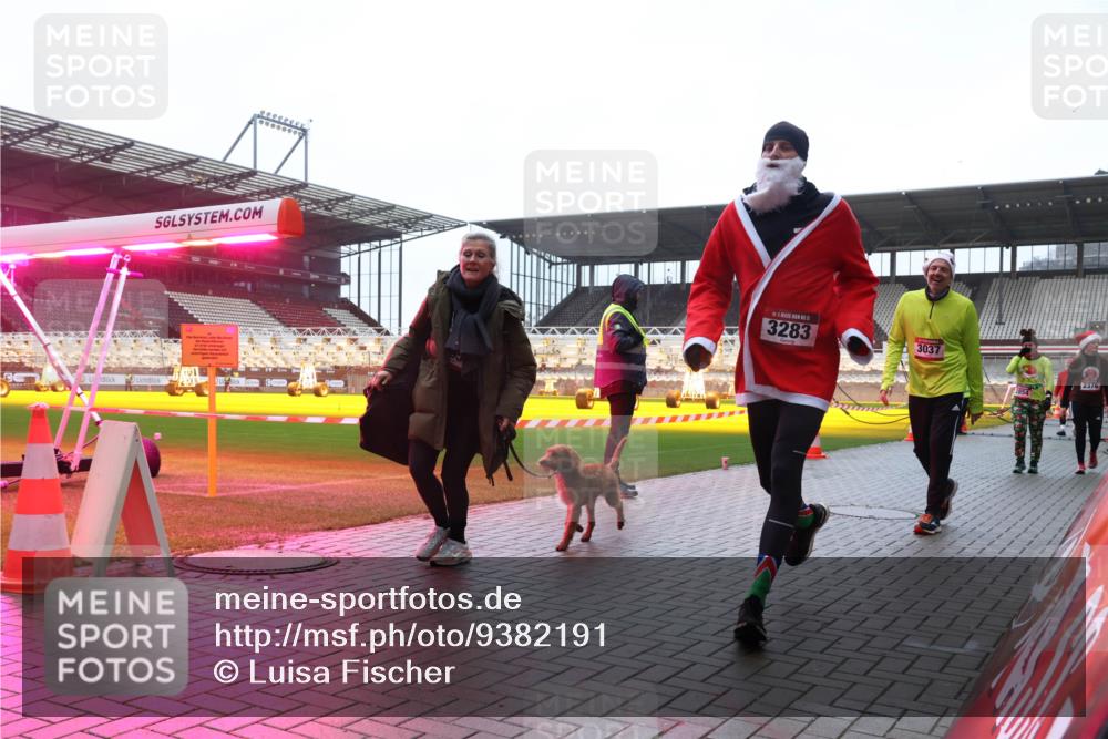07.12.2025 - St. Pauli X-Mass-Run No. 15 Luisa Fischer http://msf.ph/oto/9382191 07.12.2025 11:21:45 Ziel 5, 3283, 3037, 2376, 98, 105, 111, 232, 241, 540, 1549, 1902, 1907, 2033, 2197, 2375, 2376, 2379, 2473, 2474, 2579, 2601, 2854, 2867, 3037, 3073, 3135, 3159, 3220, 3283 meine-sportfotos.de