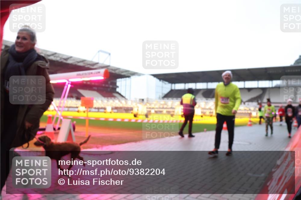07.12.2025 - St. Pauli X-Mass-Run No. 15 Luisa Fischer http://msf.ph/oto/9382204 07.12.2025 11:21:46 Ziel 98, 105, 111, 232, 241, 540, 1549, 1902, 1907, 2033, 2197, 2375, 2376, 2379, 2473, 2474, 2579, 2854, 2867, 3037, 3073, 3135, 3159, 3220, 3283 meine-sportfotos.de