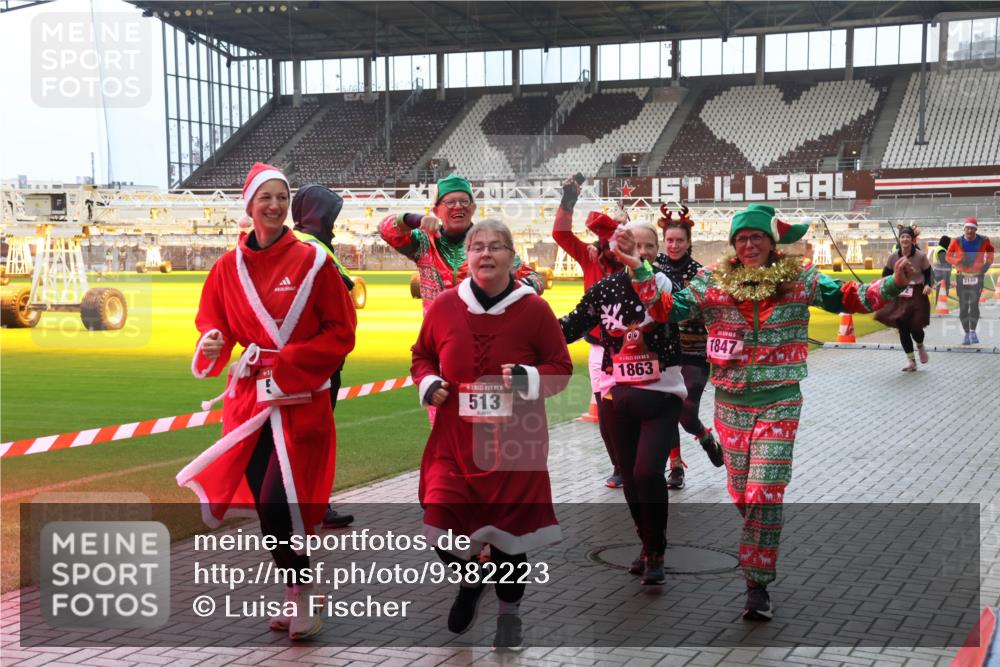07.12.2025 - St. Pauli X-Mass-Run No. 15 Luisa Fischer http://msf.ph/oto/9382223 07.12.2025 10:48:23 Ziel 15, 513, 1863, 1847, 2146, 78, 282, 472, 513, 553, 876, 1195, 1555, 2028, 2146, 2147, 2339, 2490, 2501, 2566, 2608, 2611, 2690, 3018, 3101, 3102, 3104, 3105, 3598, 4072, 4229, 4615, 4618, 4863, 4869 meine-sportfotos.de