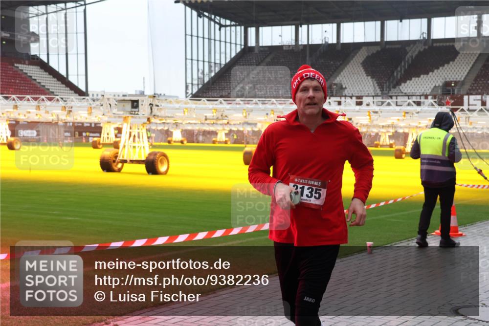 07.12.2025 - St. Pauli X-Mass-Run No. 15 Luisa Fischer http://msf.ph/oto/9382236 07.12.2025 11:21:56 Ziel 15, 2135, 51, 98, 105, 111, 232, 241, 1549, 1902, 1907, 1939, 2033, 2197, 2375, 2376, 2473, 2474, 2579, 2854, 2867, 3073, 3135, 3159, 3220, 3283 meine-sportfotos.de