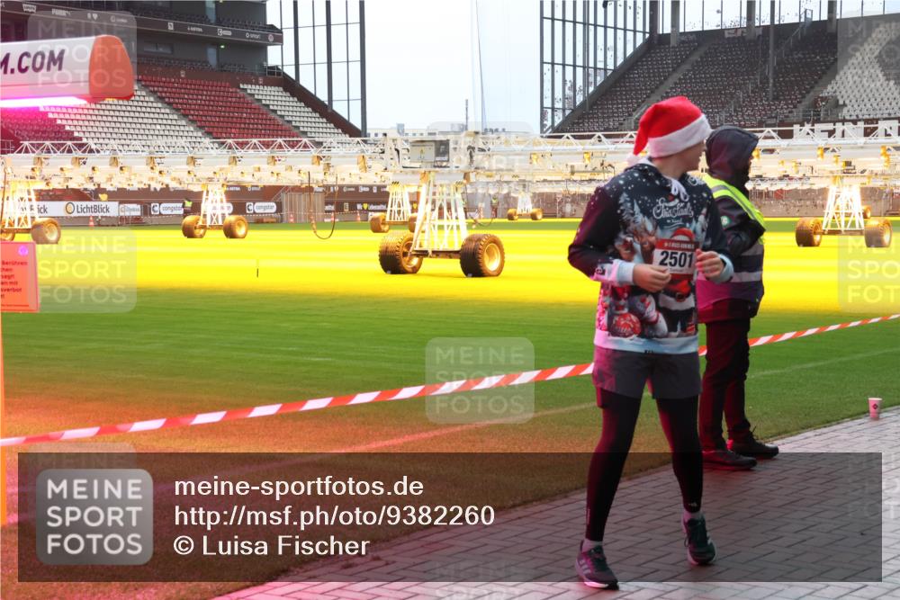07.12.2025 - St. Pauli X-Mass-Run No. 15 Luisa Fischer http://msf.ph/oto/9382260 07.12.2025 10:48:39 Ziel 2501, 282, 472, 513, 553, 577, 633, 876, 1195, 1265, 1267, 1555, 2028, 2146, 2147, 2232, 2233, 2235, 2239, 2241, 2339, 2501, 2608, 2611, 2796, 2797, 2803, 3018, 3598, 4072, 4229, 4447, 4598, 4863 meine-sportfotos.de
